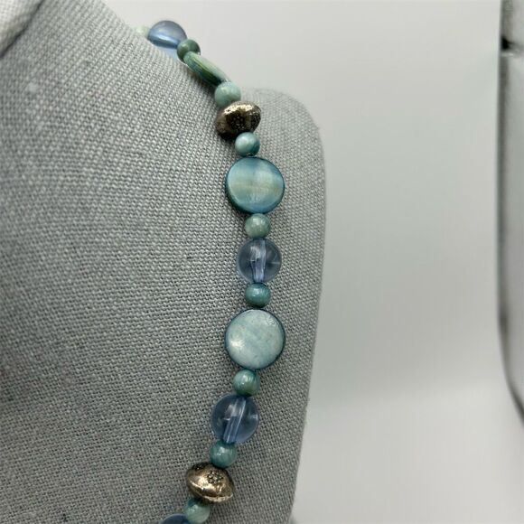 Vintage Frosted Pale Blue Opalite-Style Glass Beaded Short Necklace 18" - Picture 4 of 11